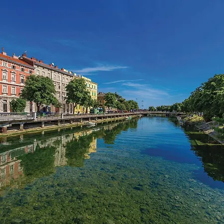Apartman 1 Bedroom Lovely In