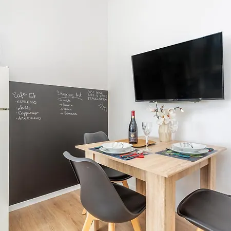 1 Bedroom Lovely In *