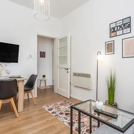 1 Bedroom Lovely In *