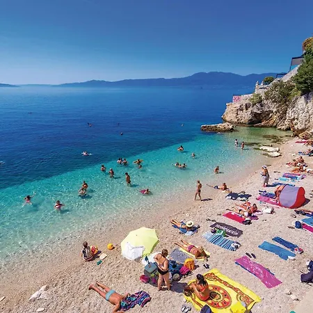 1 Bedroom Lovely In Apartment Rijeka